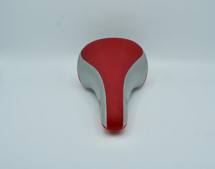 Poggio Sattel ST1 in rot oder creme