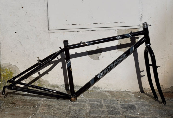 OR private frame in black