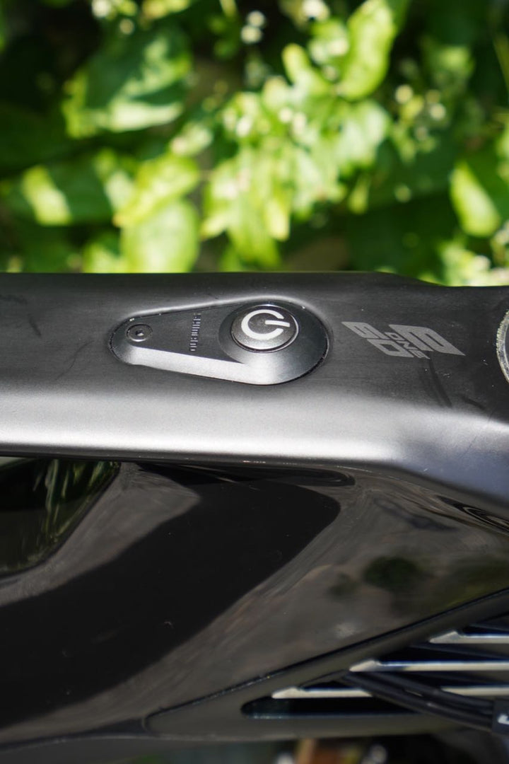 eOne Sixty 10K Carbon matte black