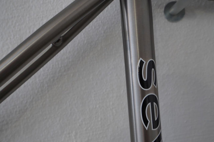 AXIOM Race Titanframe
