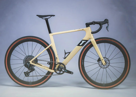 Die neue Aero-Gravel-Rakete mit SRAM Rival XPLR 1x13