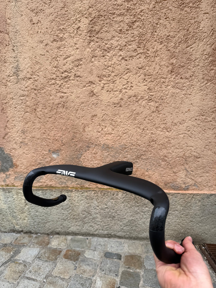 ENVE SES Aero Pro V2 One-Piece Handlebar | Aero-Lenker Cockpit mit Computerhalterung