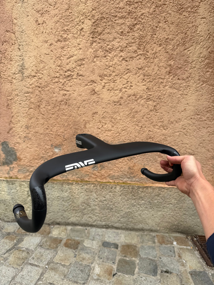 ENVE SES Aero Pro V2 One-Piece Handlebar | Aero-Lenker Cockpit mit Computerhalterung