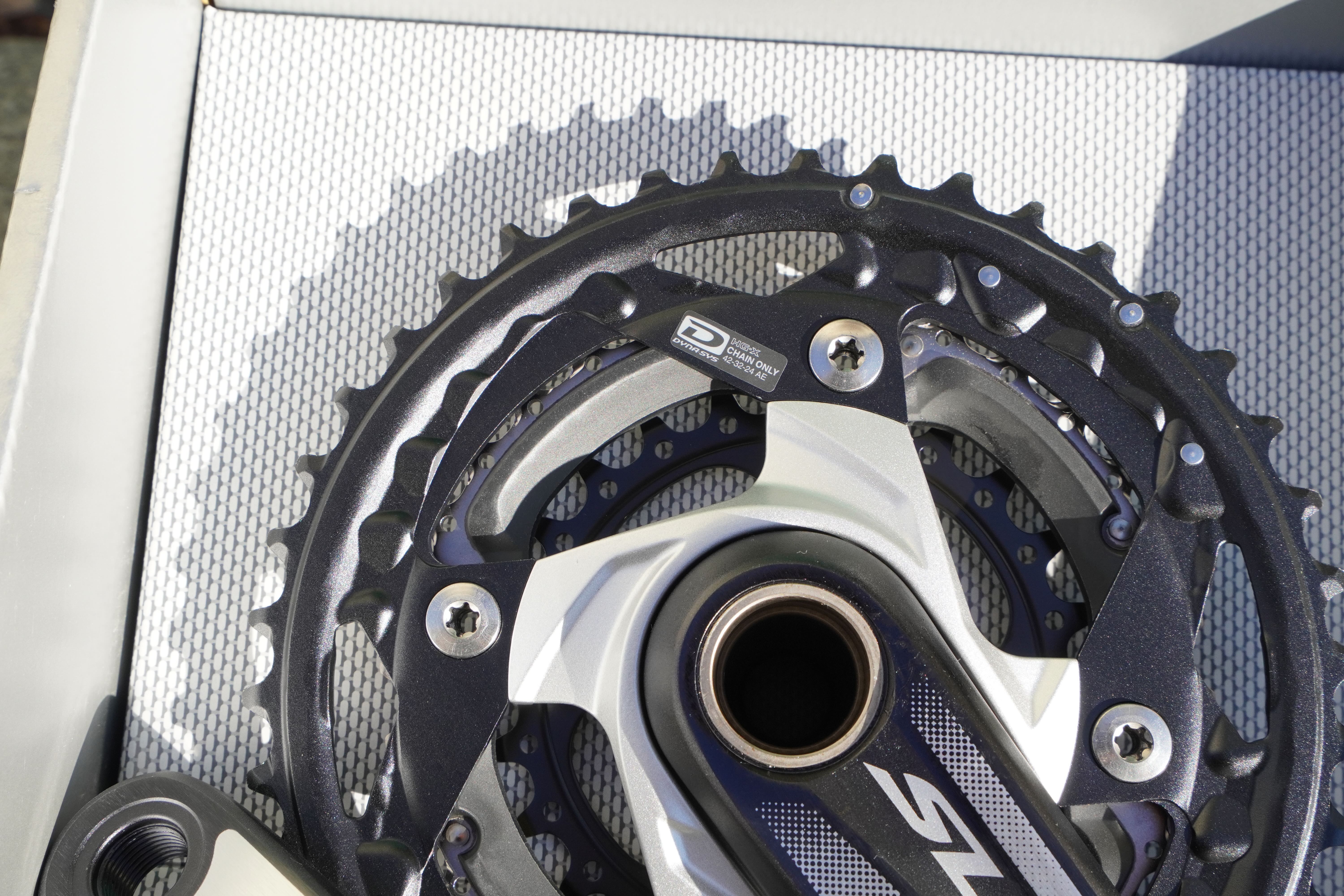 Shimano Crankset/Kurbel FC-M670 mit Lager – Grundtner