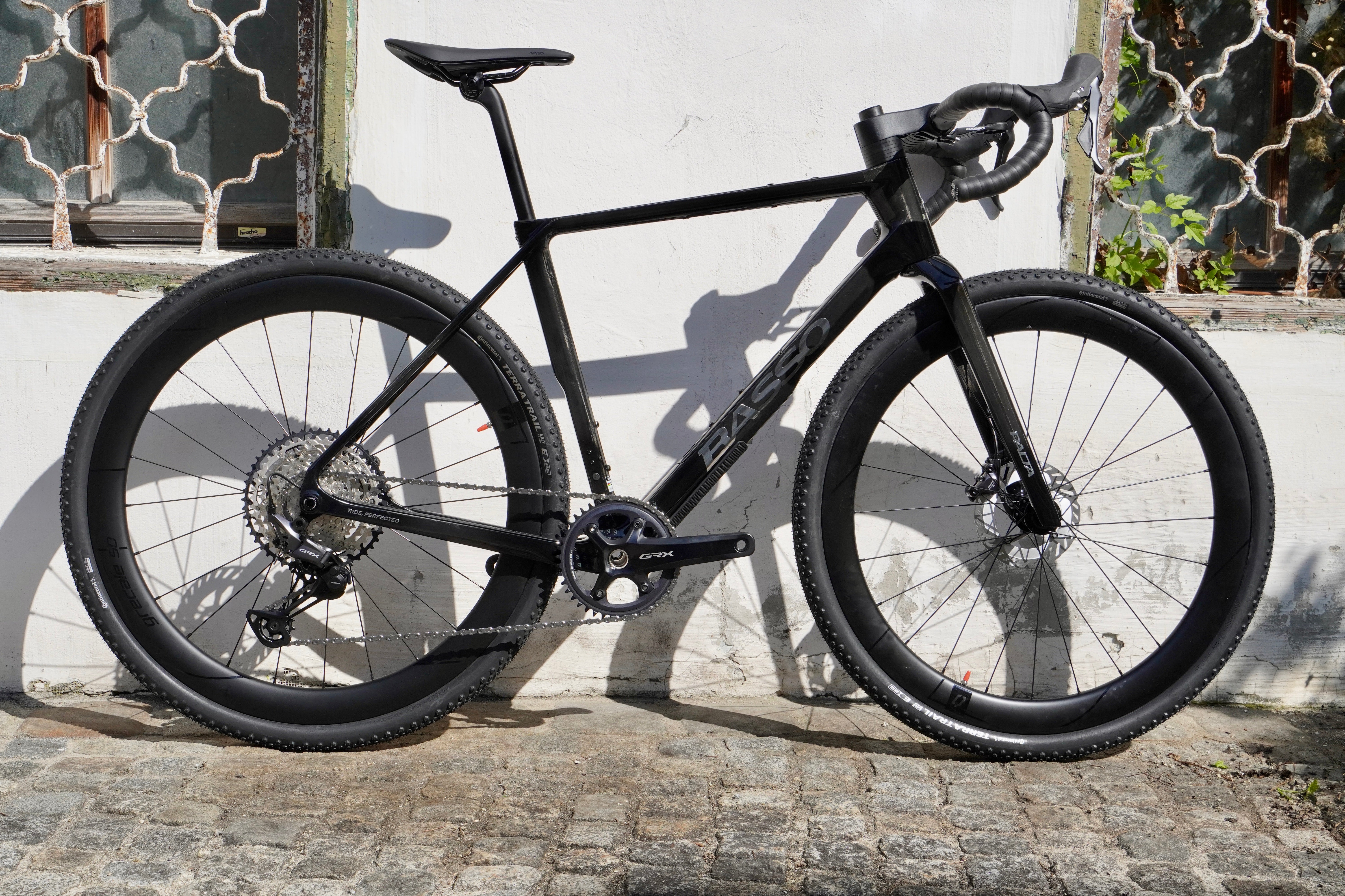 palta rennrad Basso III | Gravel Bike Carbon Color:M008411TZ997C - Chromapop Amber Low Light Mountainbikes von beliebten Herstellern Category:E Bikes MTB Cross_ACROS AZF 1035  Integrated Cable  BlockLock 120°