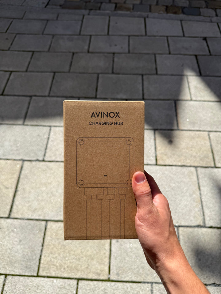 AVINOX CHARGING HUB | Lädt bis zu 4 Akkus gleichzeitig
