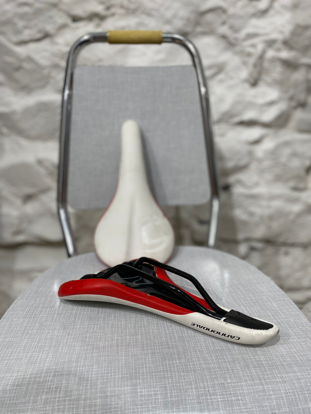 Saddle Cannondale rot-weiß