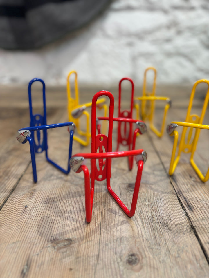 Flaschenhalter Elite in Legofarben: gelb, rot, blau