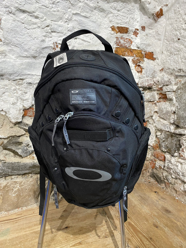 Oakley Planet Pack Back Bag Black 18 Liter