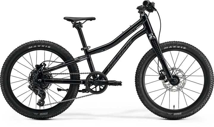 Merida Matts J. 20+ 2027 Kinder-Mountainbike in Black (Silver) mit 20-Zoll-Plus-Reifen und Scheibenbremsen