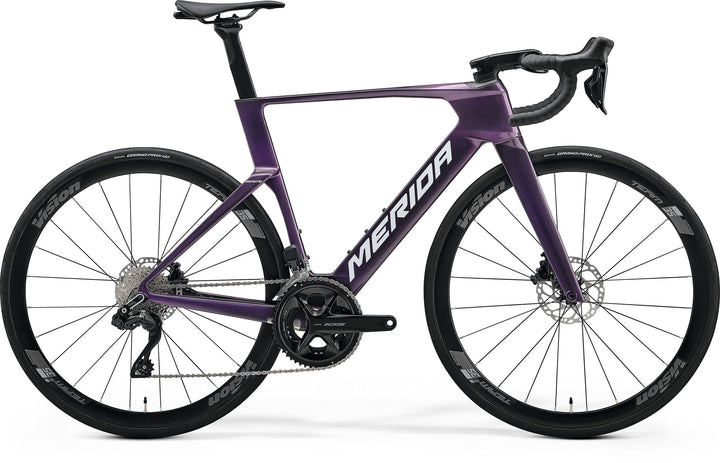 Merida Reacto 5000-CH 2027 Aero-Rennrad in Lila (Purple/White) mit Carbonrahmen und Shimano 105 Di2