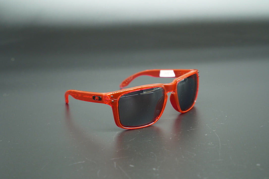 小物 Oakley Holbrook Red Iridum Oakley OO9244 Holbrook (A) Gray, Red Sunglasses