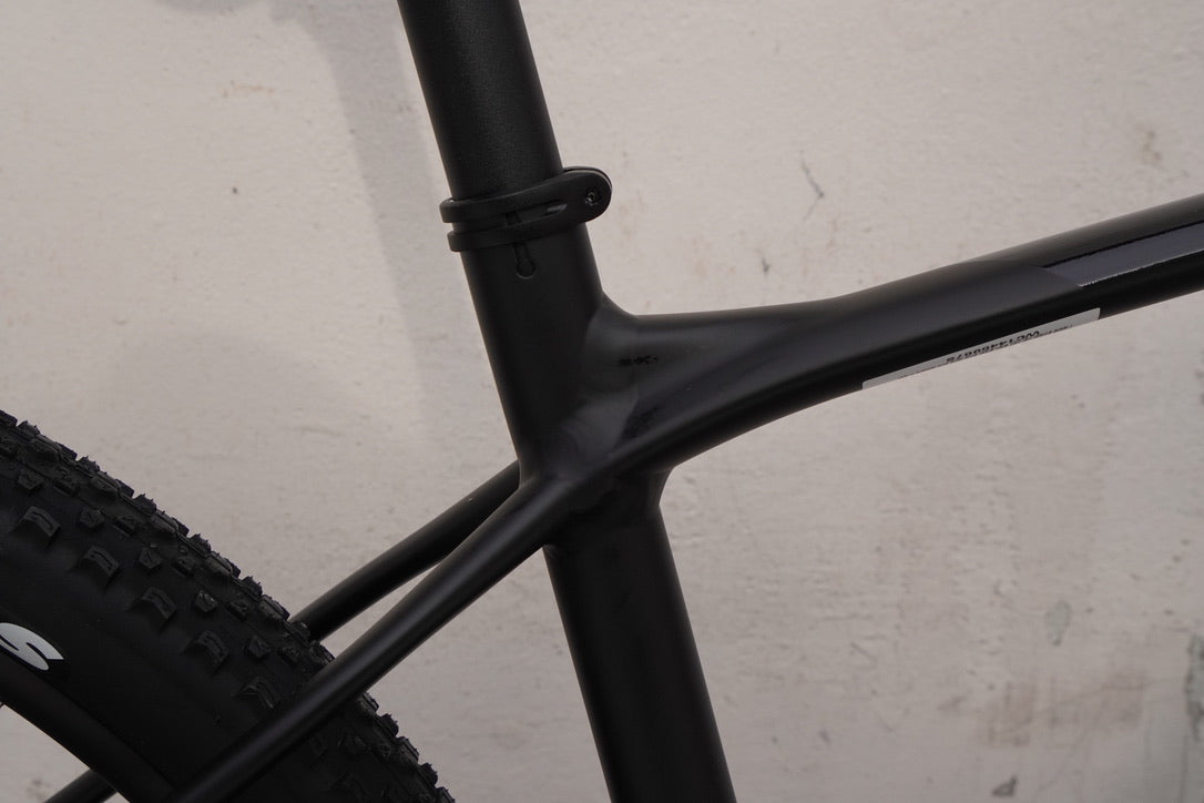 Big Nine Limited Glossy Black – Grundtner
